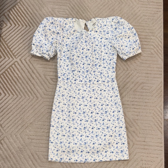 Forever 21 Dresses & Skirts - forever 21 Floral Puff Sleeve Dress
worn once
size s